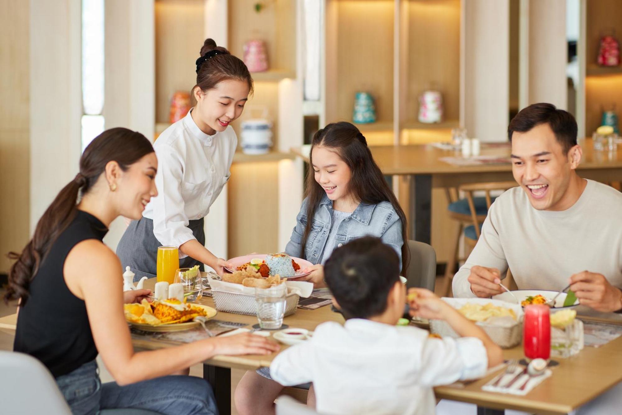 ホテル Courtyard By Marriott Penang ジョージタウン エクステリア 写真